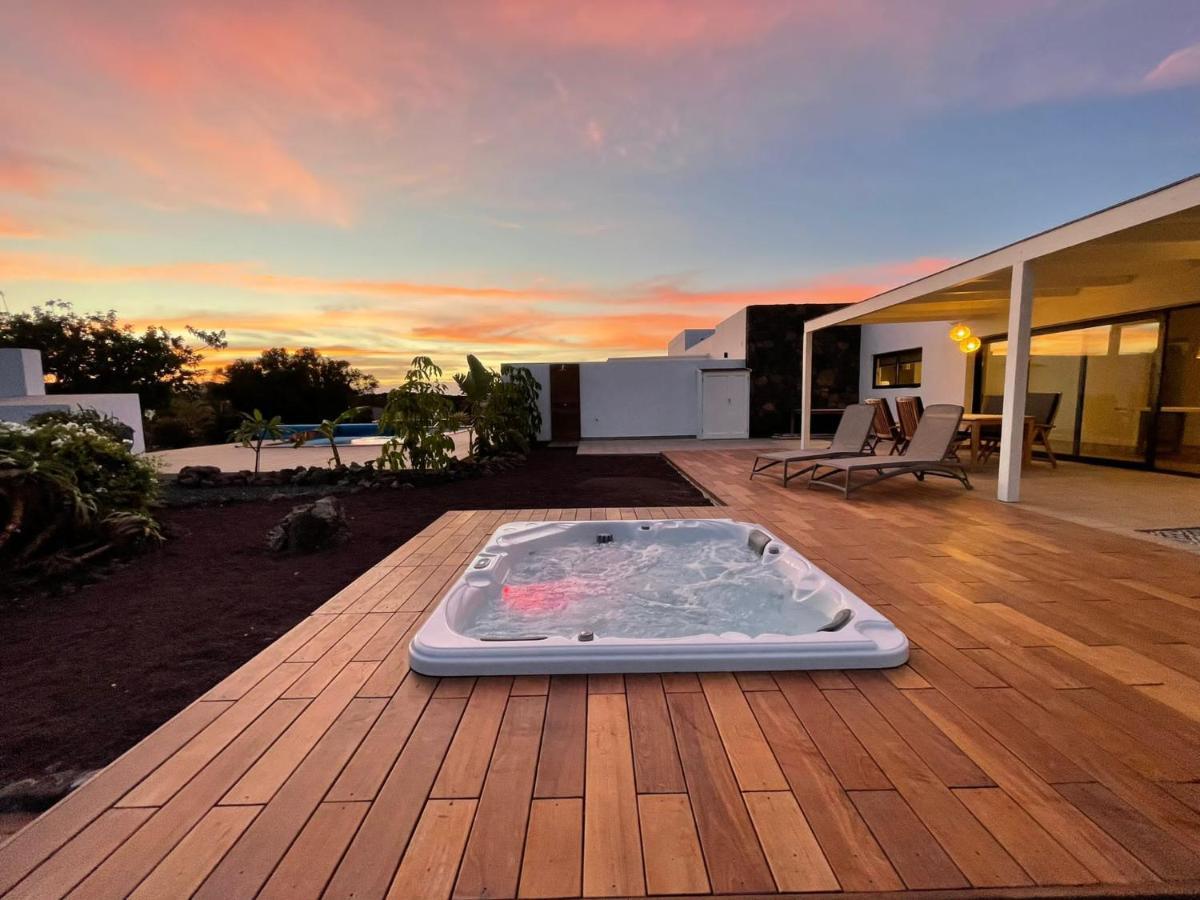 North Shore Villas Lajares, Manalari, Private Jacuzzi Eksteriør bilde